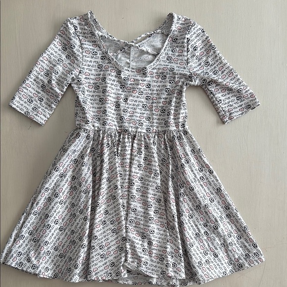 Dotdot Smile- Ballerina Fit and Flare Dress in White with valentine’s pattern🖤🩷🤍 - Picture 3 of 6